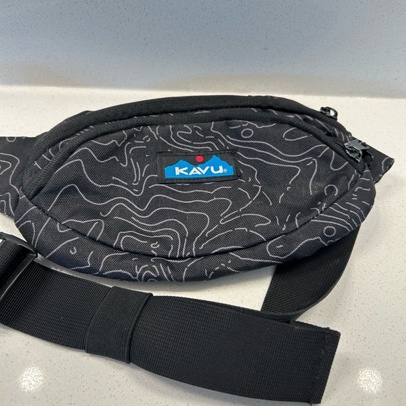 Kavu Black and White Topographic Waist Pack - Picture 1 of 4
